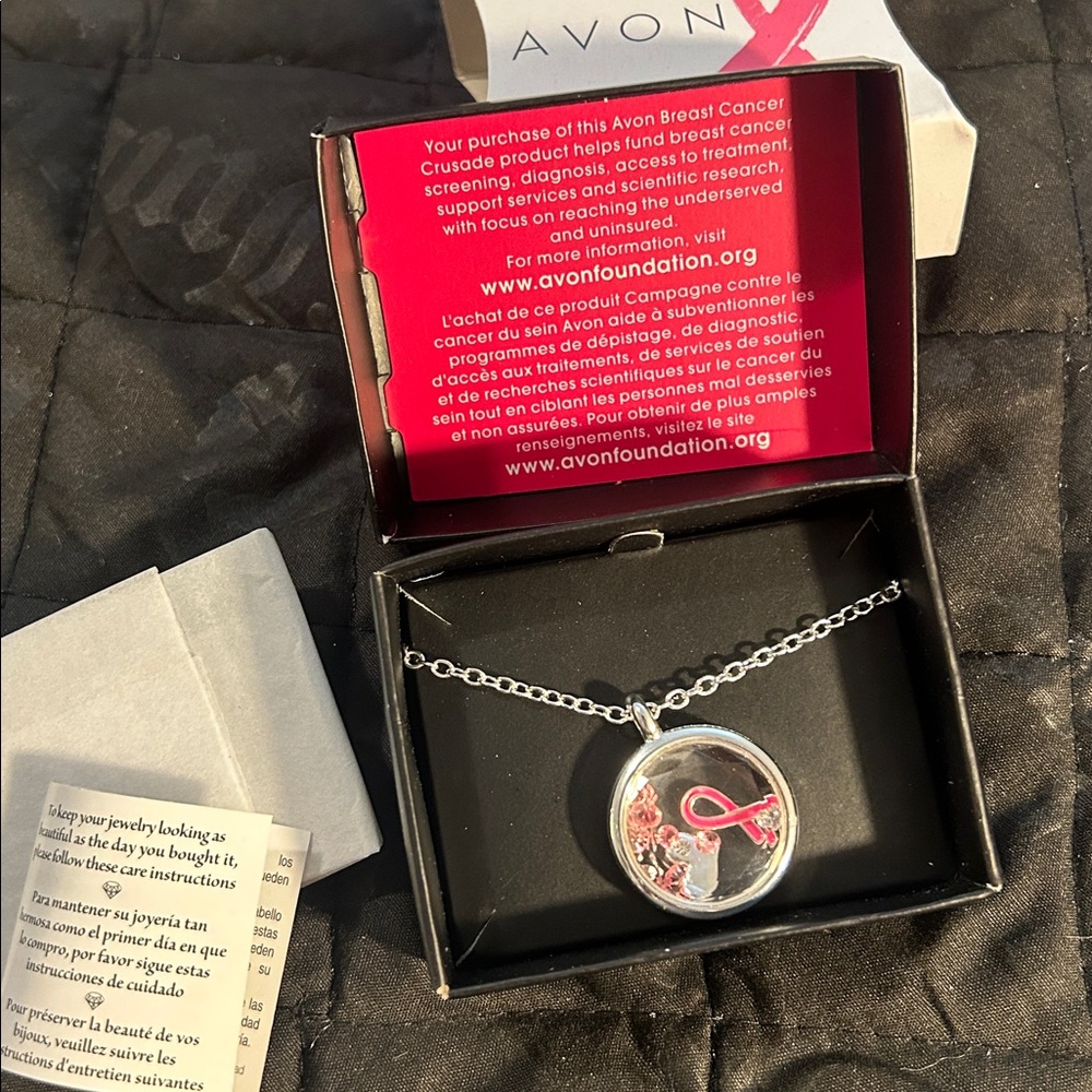 AVON “Breast Cancer crusade shaky” necklace